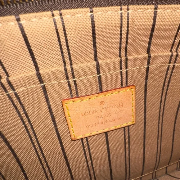 Louis Vuitton Monogram Clutch/Wristlet - Picture 4 of 6